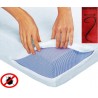 La housse de lit anti-punaises pour lit bébé s'intègre parfaitement autour de matelas aux dimensions 60-70 x 120cm